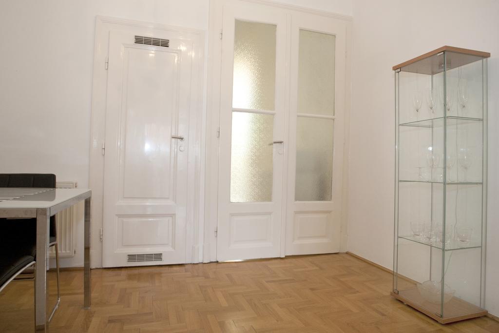 Alice Apartment Budapest Phòng bức ảnh